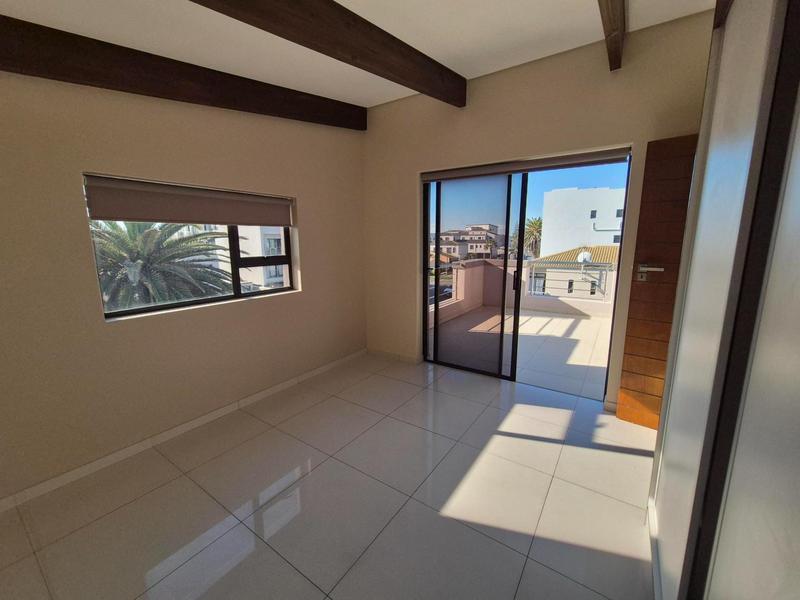 To Let 3 Bedroom Property for Rent in Bloubergrant Western Cape